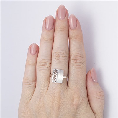 Серебряное кольцо с бесцветным фианитом - 1287
