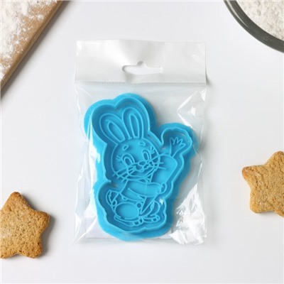 Форма для печенья «Зайчик с морковкой», штамп, вырубка, цвет голубой