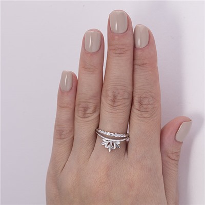 Серебряное кольцо с бесцветными фианитами - 1237