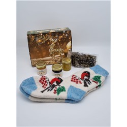 Новогодний набор № 248 мед, варенье, чай, носки женские шерстяные