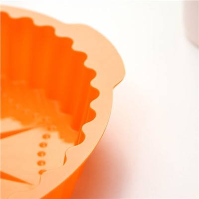 Форма для выпечки силиконовая Доляна «Рифлёный круг. Звезда», d=20 см, с ручками, цвет оранжевый