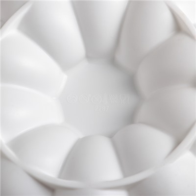 Форма для муссовых десертов и выпечки Доляна «Цветок», 21×7 см, силикон, цвет белый