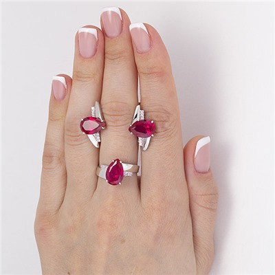 Серебряное кольцо с фианитом цвета рубин - 1231
