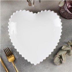 Тарелка фарфоровая Magistro «Сердце», d=21 см, цвет белый