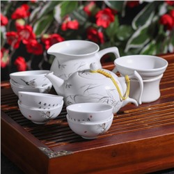 Набор для чайной церемонии керамический «Полёт», 10 предметов: 6 пиал 20 мл, чайник 150 мл, чахай 210 мл, чахэ с подставкой 80 мл, цвет белый