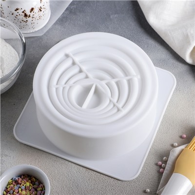 Форма для муссовых десертов и выпечки Доляна «Рябь», 18×18 см, внутренний размер 16×6,5 см, силикон, цвет белый