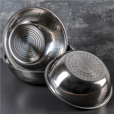 Набор посуды из нержавеющей стали, 3 предмета: дуршлаг 23×6,5 см, салатник 25×7 см, салатник 27×7,5 см