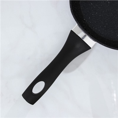 Сковорода кованая Доляна Synmore, d=20 см, пластиковая ручка, индукция, антипригарное покрытие, цвет чёрный