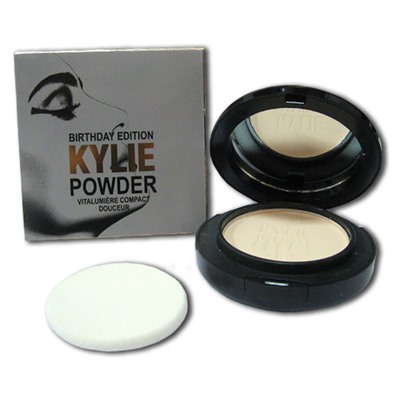 Пудра Kylie Birthday Edition Powder Vitalumiere Compact Douceur № 3 12 g