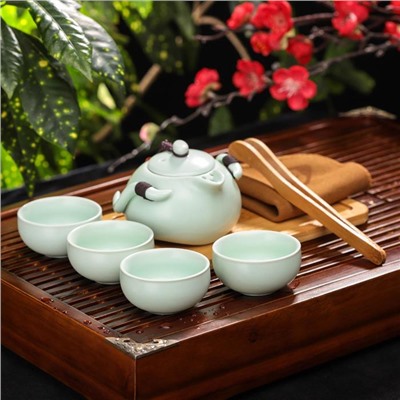 Набор для чайной церемонии керамический «Тясицу», 8 предметов: 4 пиалы 50 мл, чайник 120 мл, салфетка, щипцы, подставка