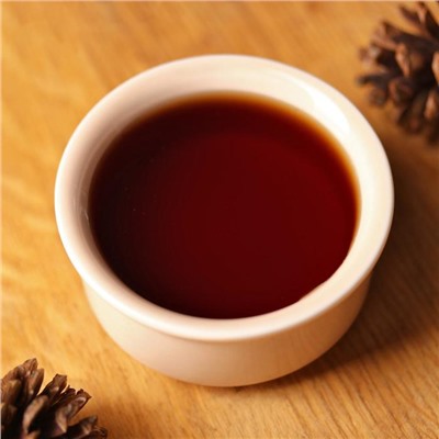 Подарочный набор «Новый год»: чай 30 г., безалкогольный бальзам 110 мл., кружка 320 мл.